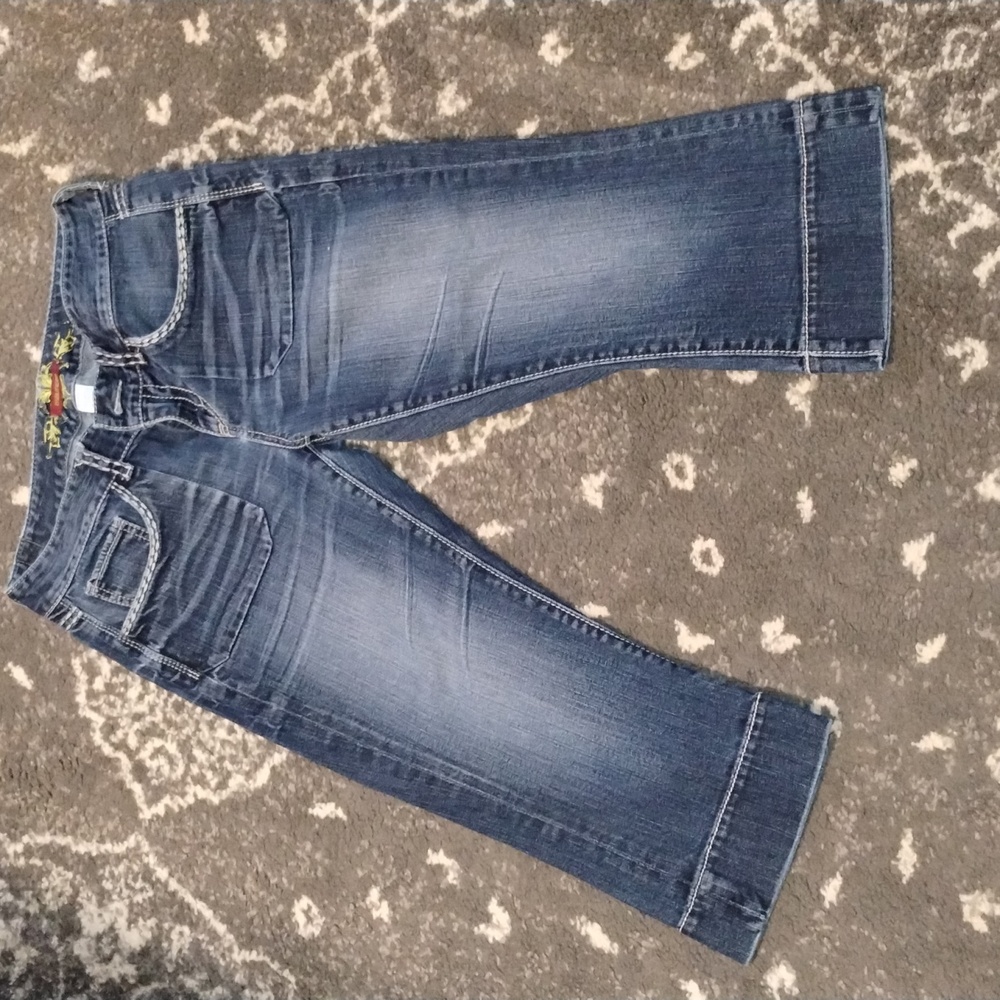 Maurices patch pocket capris